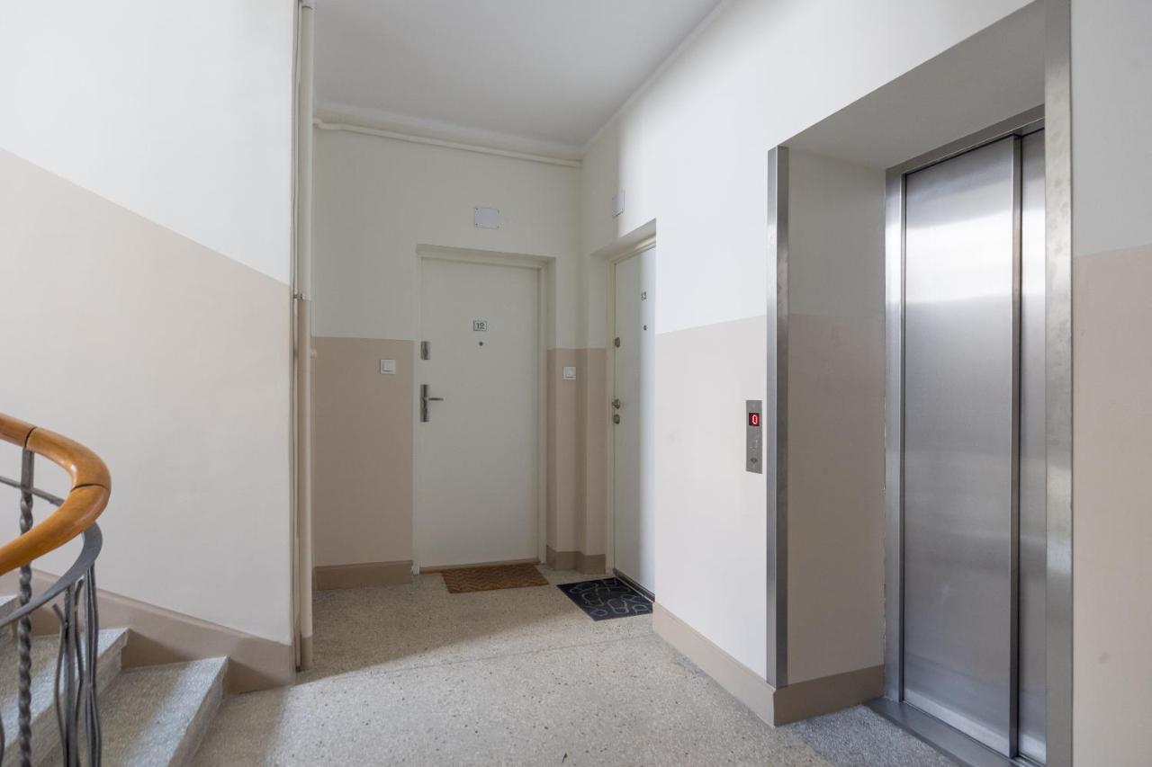 Metro Raclawicka Red Apartment 바르샤바 외부 사진
